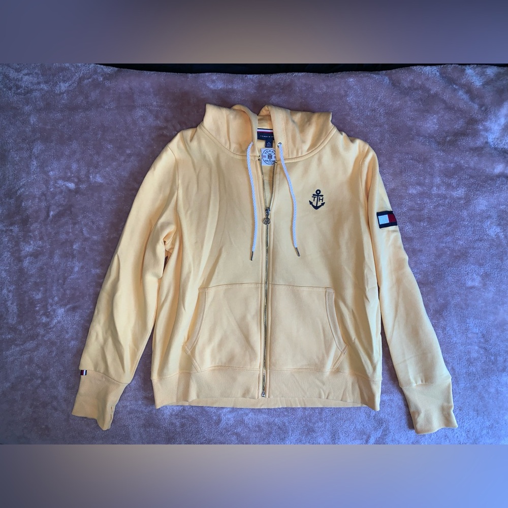 Tommy Hilfiger Yellow Zip-up Jacket with thumb holes 🌟